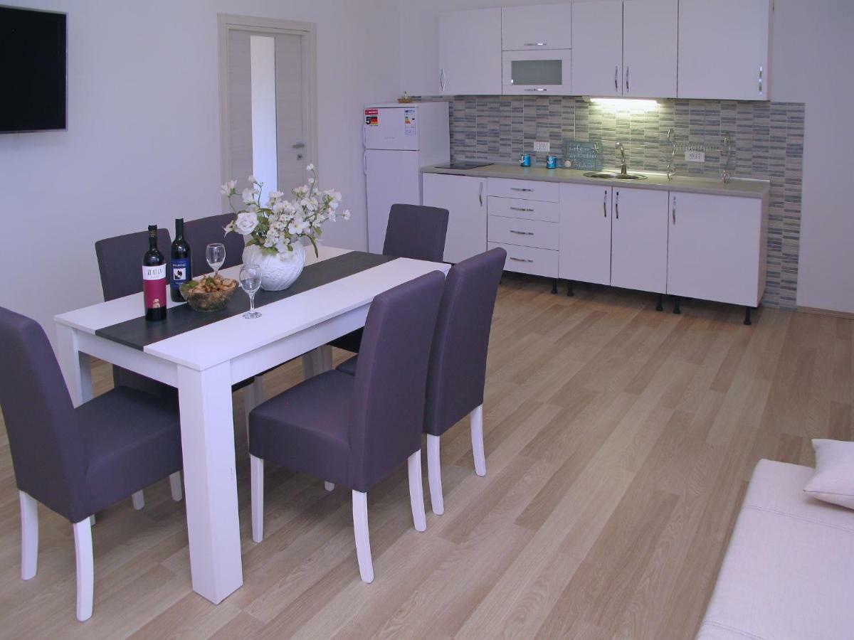 Apartment Orest *